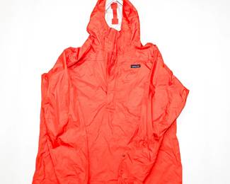 Patagonia Waterproof Mens Jacket | View detailed pictures and descriptions on placerauctions.com