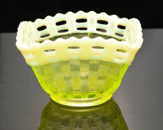 Uranium glass basket