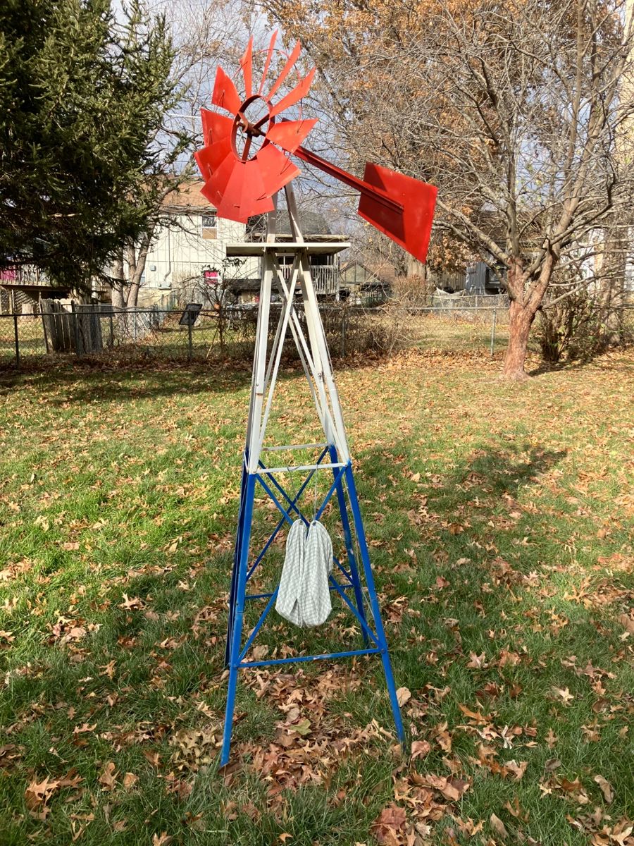 Yard art windmill