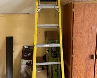 Stanley 8' step ladder