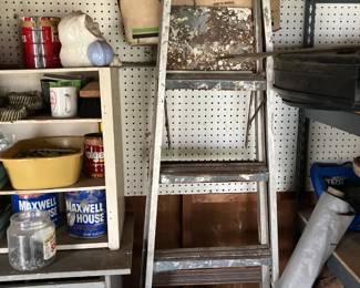 Aluminum step ladder, metal shelf