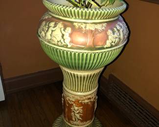 Large Roseville Donatello pedestal, and urn in excellent condition
