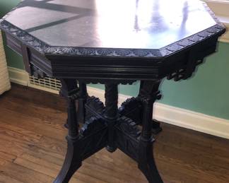 Handsome Victorian parlor table
