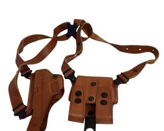 TEWA715 Galco SLC24 224 Leather Shoulder HolsterHolster was made in Arizona.and appears to be unused. &nbsp;Excellent condition.
 
