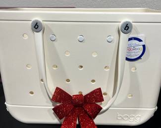 Brand NEW BOGGS Bag in the New ‘Coconut’ Color w/tags Most Giftable / It’s a Carry All Bag Super Popular (1) available in this color