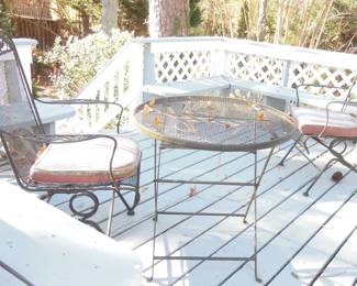 outdoor table and chairs