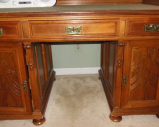 vintage art Nouveau desk/excellent condtion