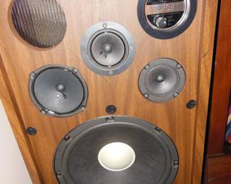 pair Fisher speakers