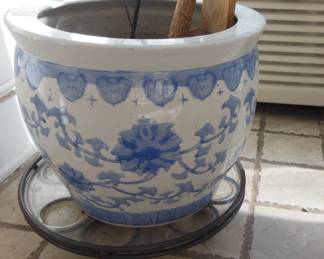 blue and white pot