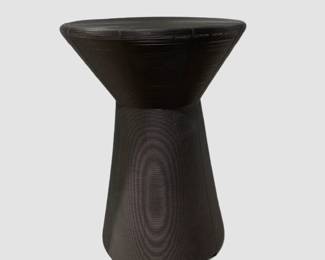 Modern round metal accent piece