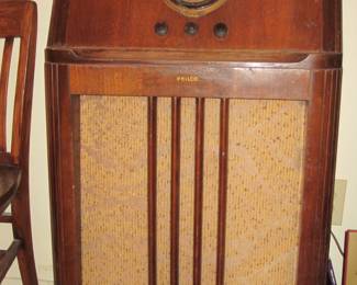 Philco Console Radio (1938) works!