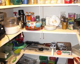 Variety of pantry items.