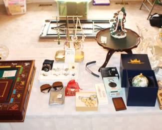 Franklin Mint Collectors Edition Monopoly Deluxe Wood Board Game 1991 and variety of items.
