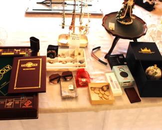 Franklin Mint Collectors Edition Monopoly Deluxe Wood Board Game 1991 and variety of items.