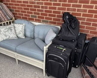 Luggage
Patio Lovedseat
