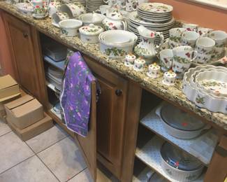 Pyrex
Corningware
China