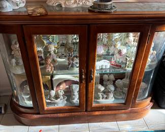 Curio table