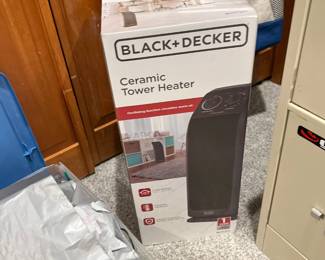 Black + Decker ceramic tower heater
