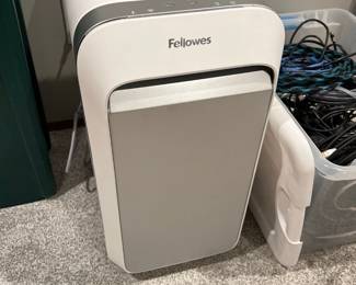 Fellowes shredder
