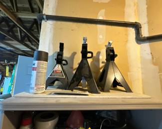 Jack stands