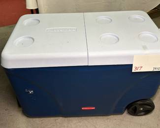 Rubbermaid Cooler