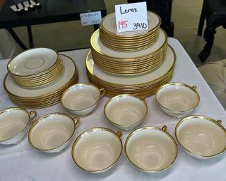 Lenox Dish Set