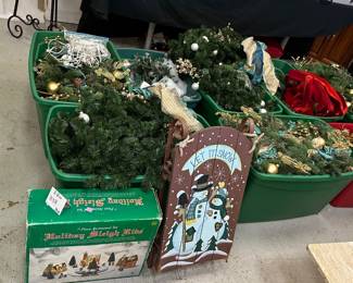 8 Bins Christmas Decor