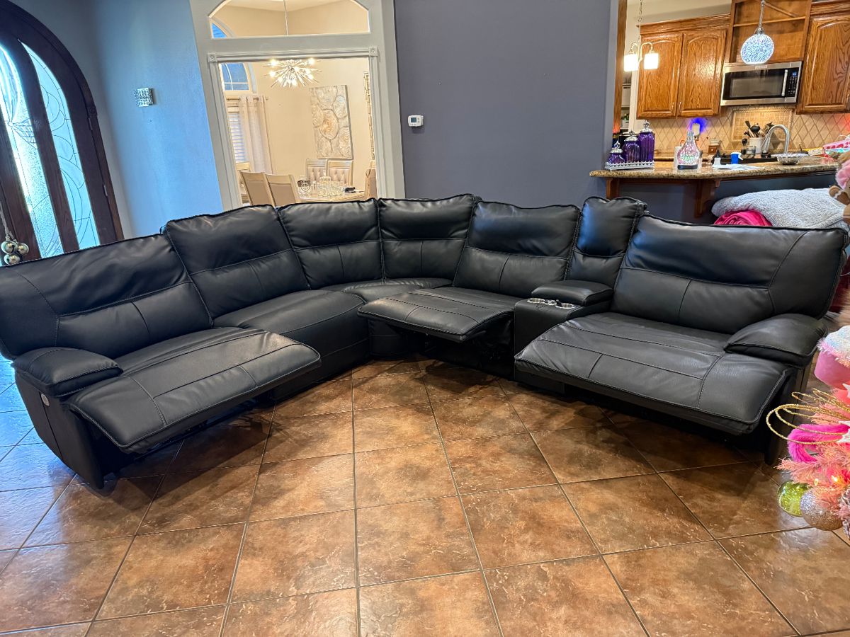Gorgeous Black Reclining Sectional Sofa