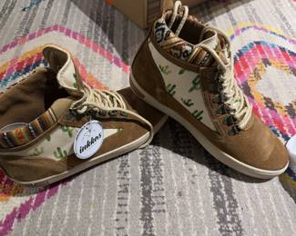 Inkkas brand new size 9