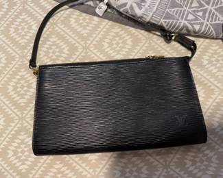 Louis Vuitton poucette wallet 