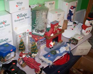 CHRISTMAS VILLAGE PIECES