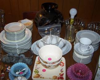 NORITAKE DINNER SET & OTHER GLASS & M ISC.