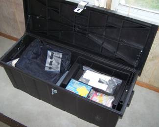 MOLDED TOOL CHEST FOR CAR OR TRUCK