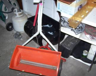 LAWN SPREADER
