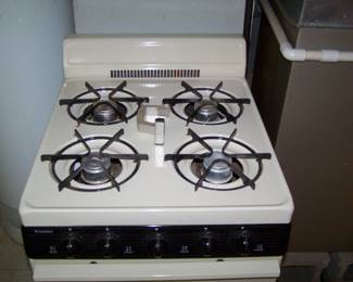 APARTMENT-SIZE GAS STOVE--GREAT CONDITION!!