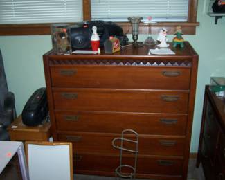 DARK-FINISH TALL CHEST