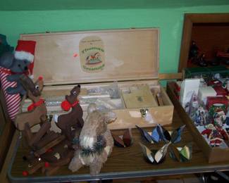 CHRISTMAS & PARTS FOR THE LOOM(?)