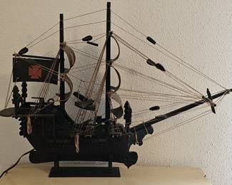 Elaborate Spanish Galleon / Pirate Ship Model