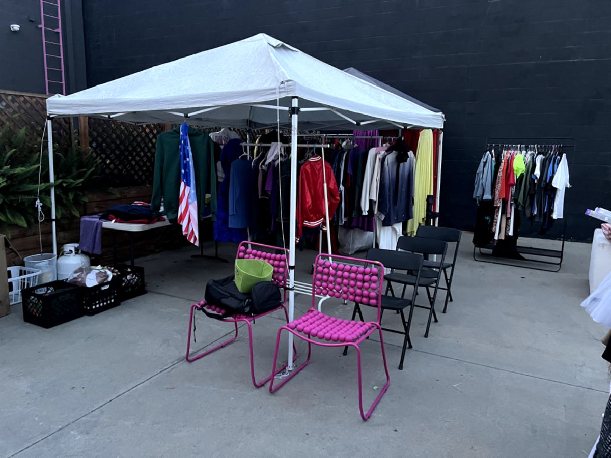 Studio Estate Sale, lighting, props, wardrobe,... starts on 12/21/2024