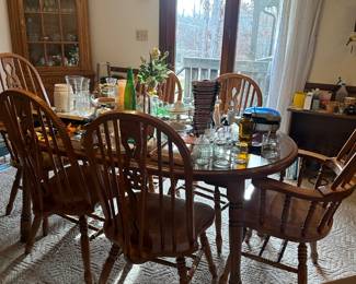 2 leaf dining table with 6 chairs