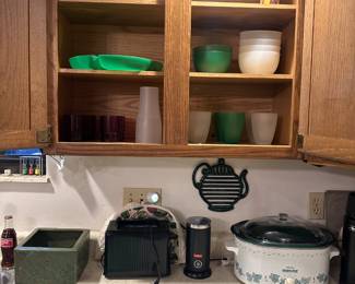 Toaster, dishes, drying mat, milk frother