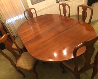 Dining Room Table & Chairs (pads not seen in picture)