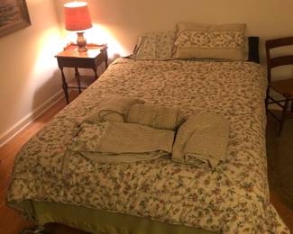 Bedroom, Linens, Single End Table