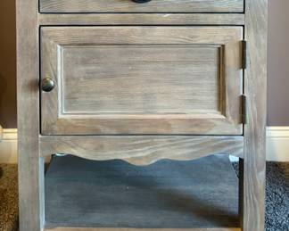 detail-driftwood finish