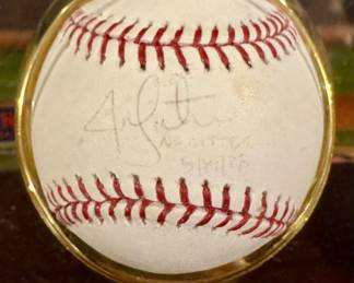 autograph detail