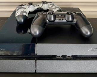 Sony PS4 & Controllers
