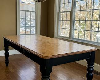 detail-distressed black painted base