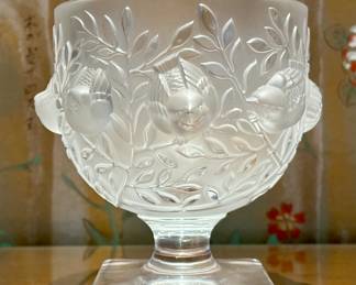 Lalique Bagatelle Crystal Frosted Lovebirds Vase