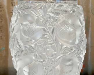 Lalique Bagatelle Crystal Frosted Lovebirds Vase