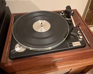 Realistic Turntable 